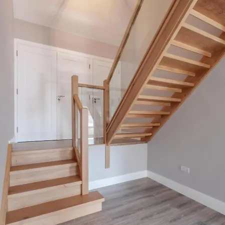 Feriehus Large To Sleep 14 In The Heart Of Village Sneem